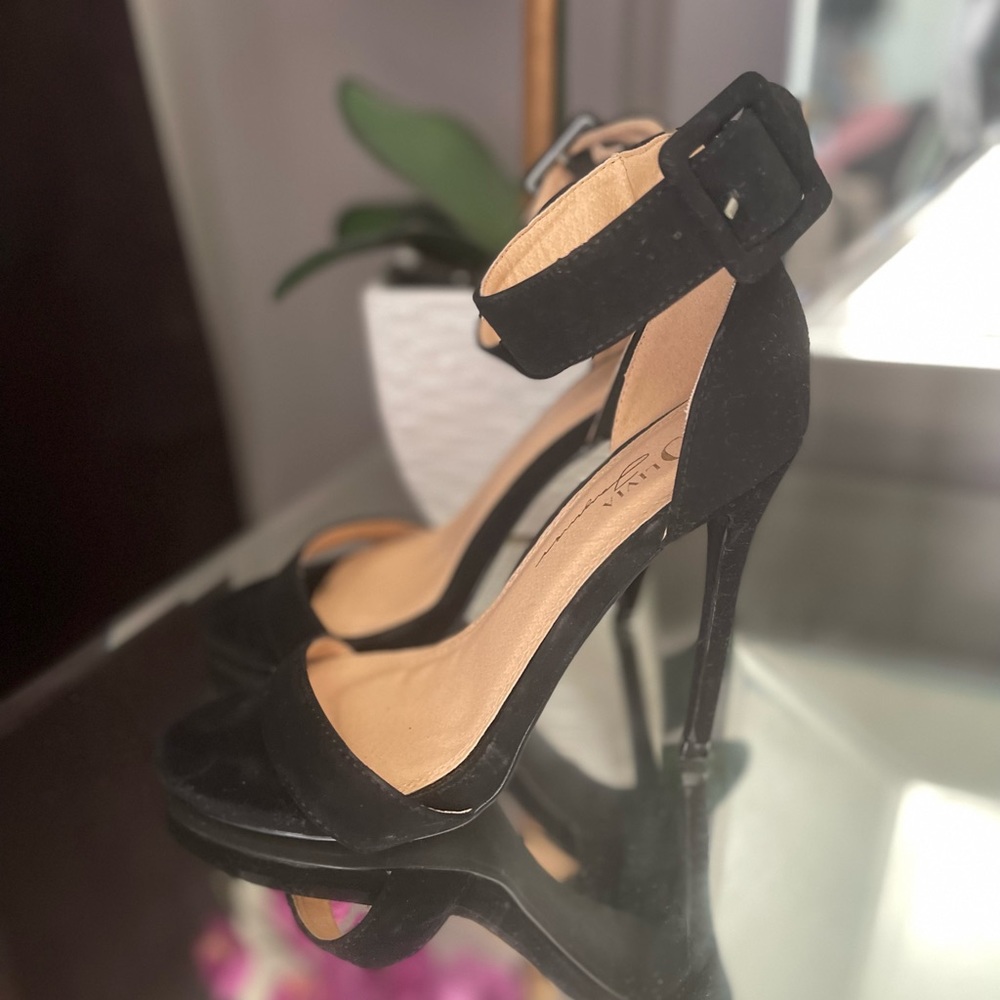Vintage Black Open Toes heels